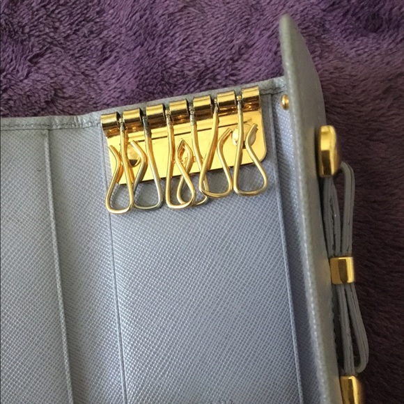 Authentic Prada Saffiano Ribbone Motif  Leather 5 Key Holder - Picture 5 of 13
